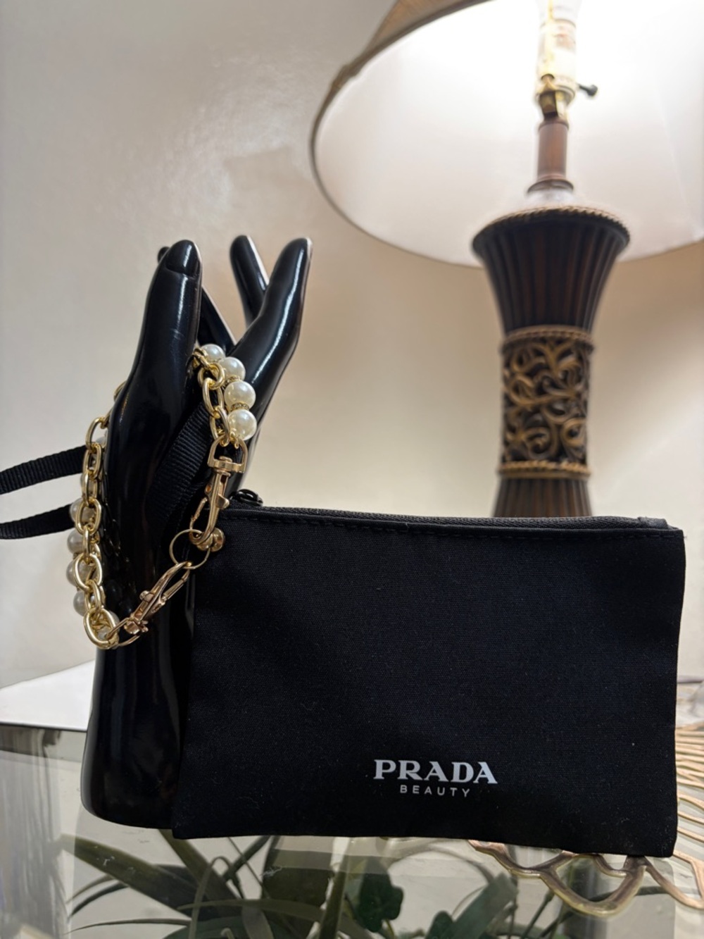 Prada - Picture 2 of 6